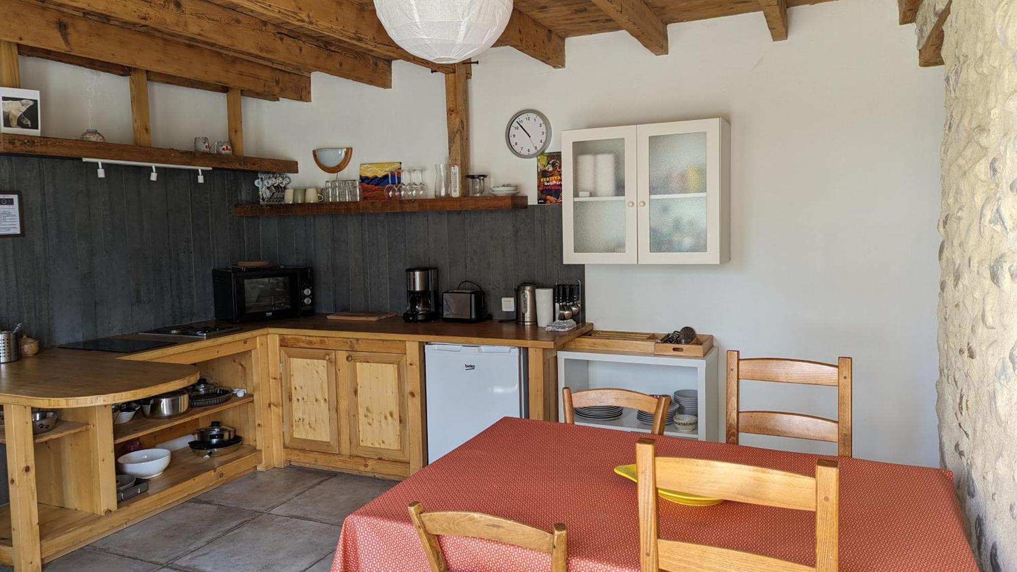Rez-De-Jardin Independant Dans Ferme Maraichere Bio Avec Grand Jardin Privatif Clos Et Arbore 克雷斯 外观 照片