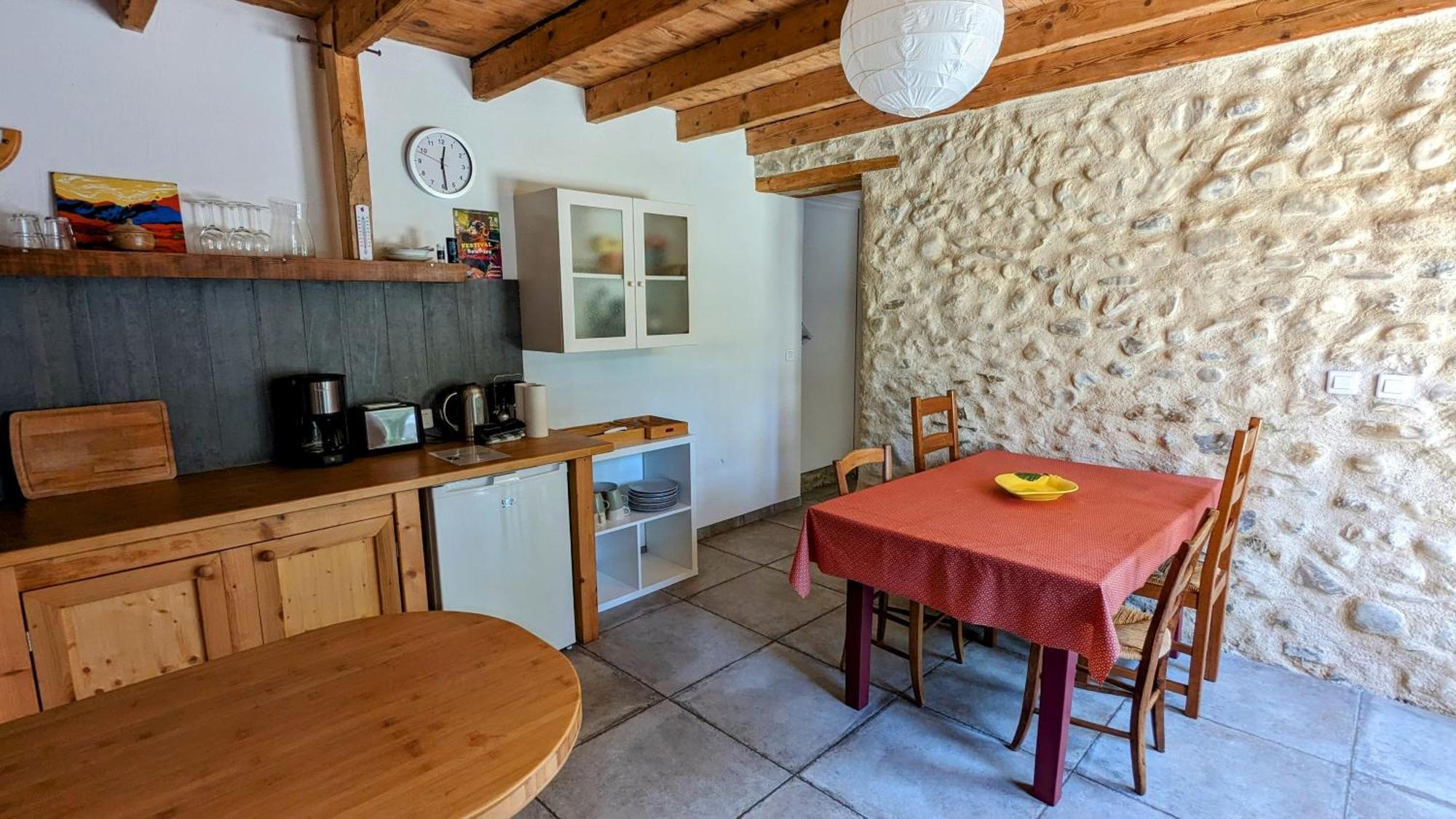 Rez-De-Jardin Independant Dans Ferme Maraichere Bio Avec Grand Jardin Privatif Clos Et Arbore 克雷斯 外观 照片