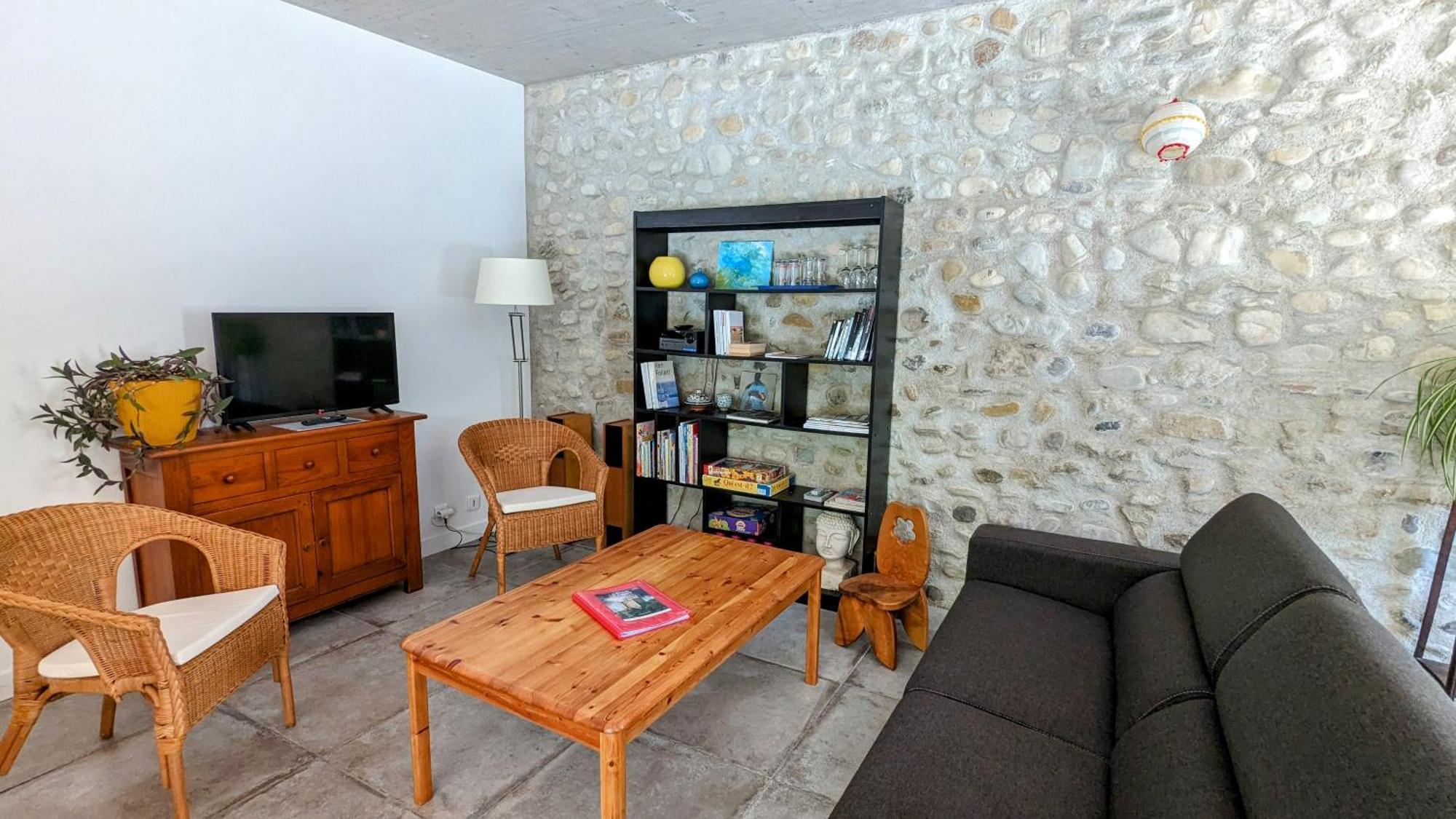 Rez-De-Jardin Independant Dans Ferme Maraichere Bio Avec Grand Jardin Privatif Clos Et Arbore 克雷斯 外观 照片